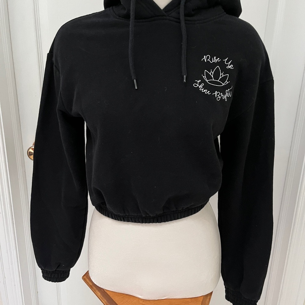 H&M Divided Cropped Black Hoodie with Inspirational Quote “Rise Up Shine Bright”